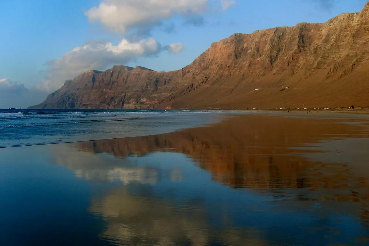Famara Sunshine Apartment La Caleta