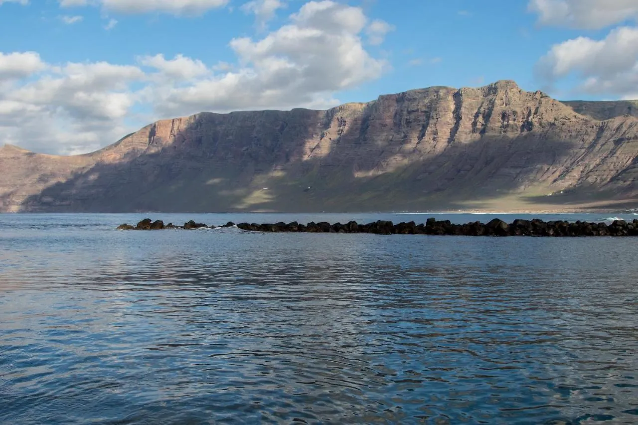 Famara Sunshine Apartment La Caleta
