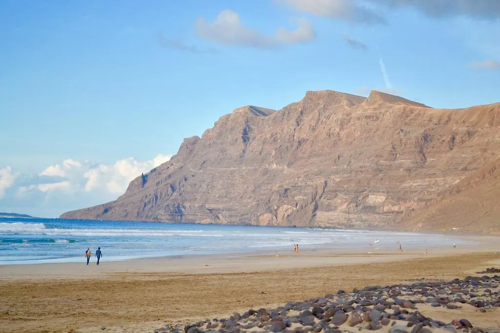Famara Sunshine Apartment La Caleta  Spain